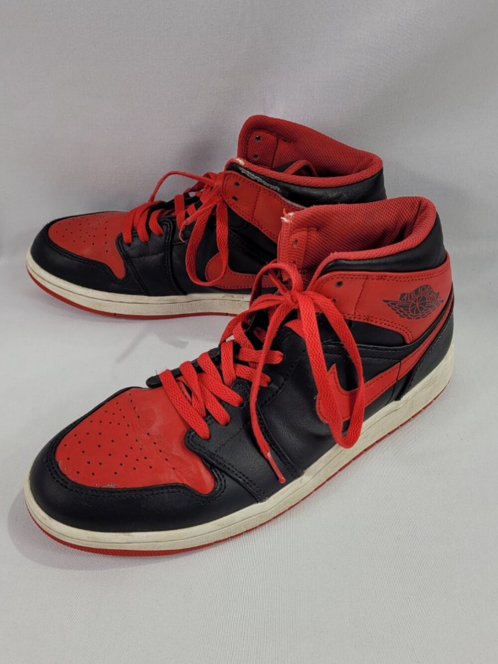 Nike Air Jordan 1 Mid Red DQ8426-060 Men's Size 10 Basketball Shoes Runners